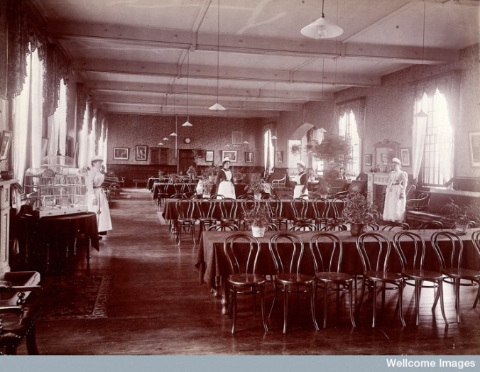 L0027373 Claybury Asylum, Woodford, Essex: a dining room (?). Photogr